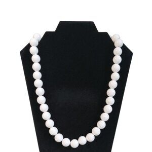 Vintage Chunky White Acrylic Beaded Single Strand Heavyweight Fashion Necklace